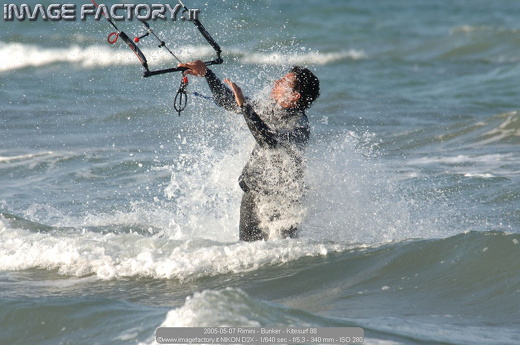 2005-05-07 Rimini - Bunker - Kitesurf 88